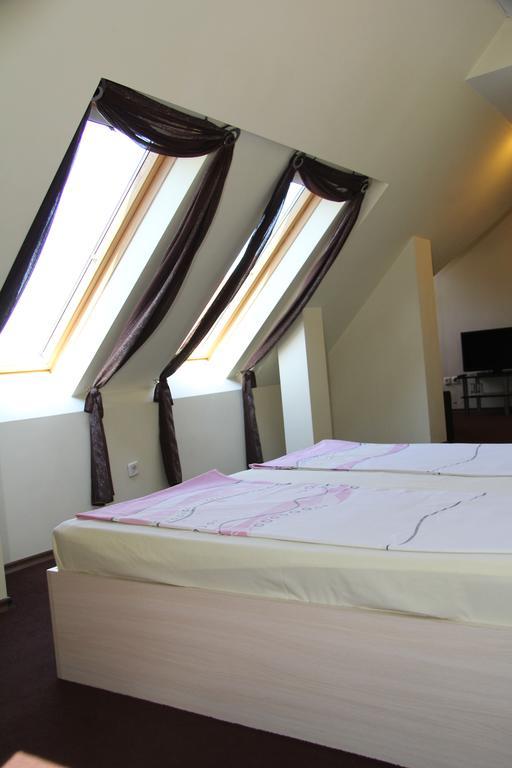 Hotel - Restaurant Chairite Szófia Kültér fotó