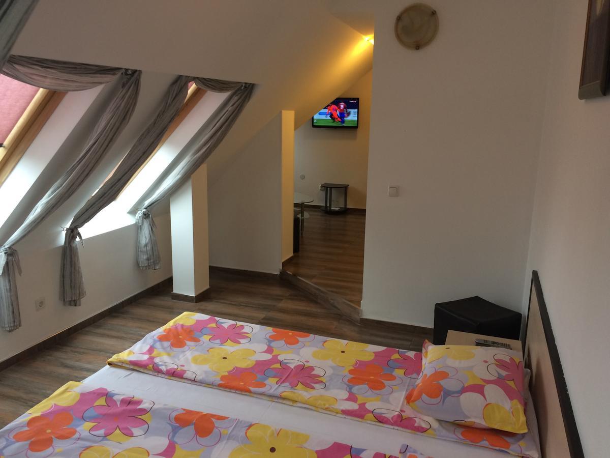 Hotel - Restaurant Chairite Szófia Kültér fotó